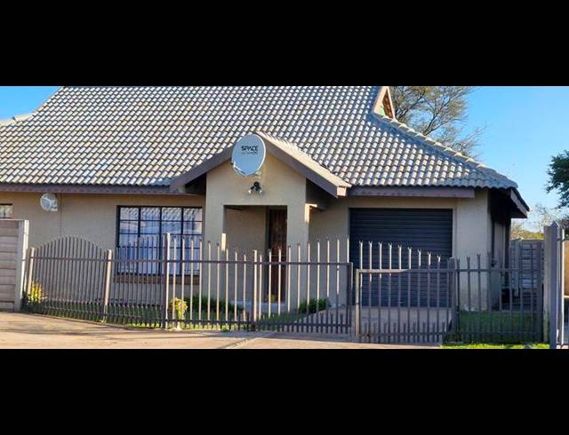 3 BEDROOM HOUSE FOR SALE IN MODIMOLLE